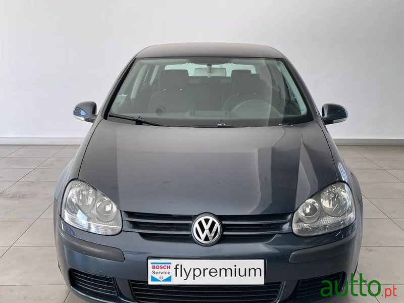 2004' Volkswagen Golf photo #2