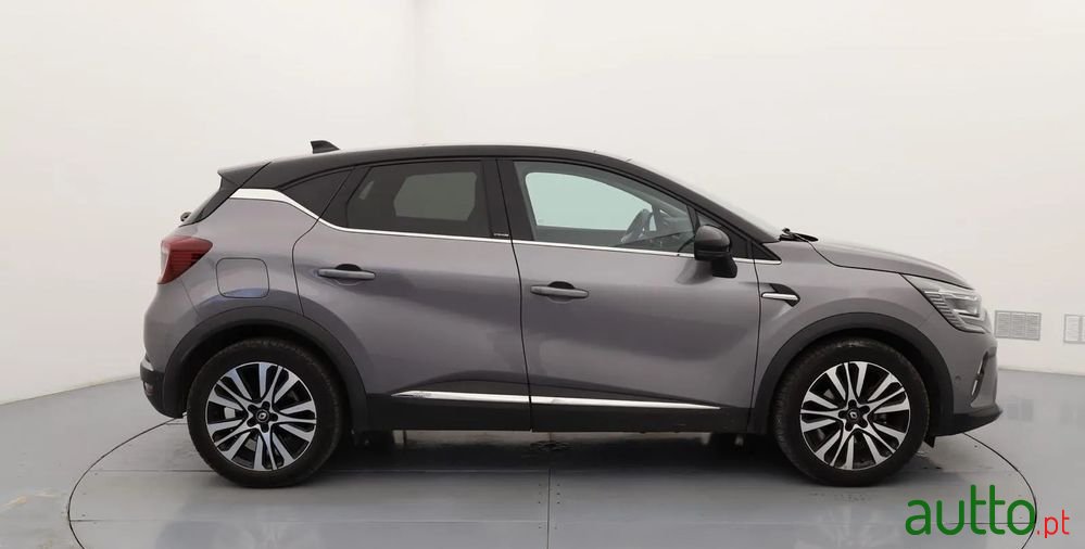 2021' Renault Captur photo #6