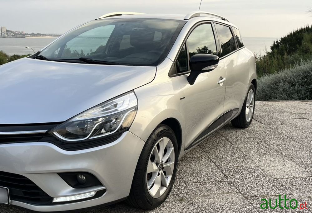 2018' Renault Clio Sport Tourer photo #5