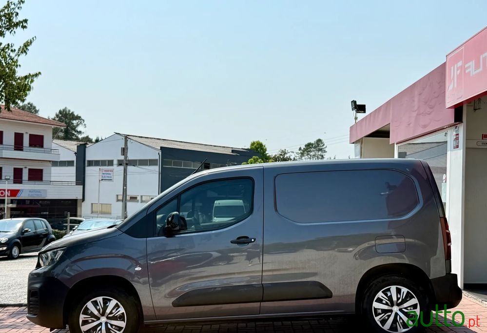 2023' Peugeot E-Partner photo #2