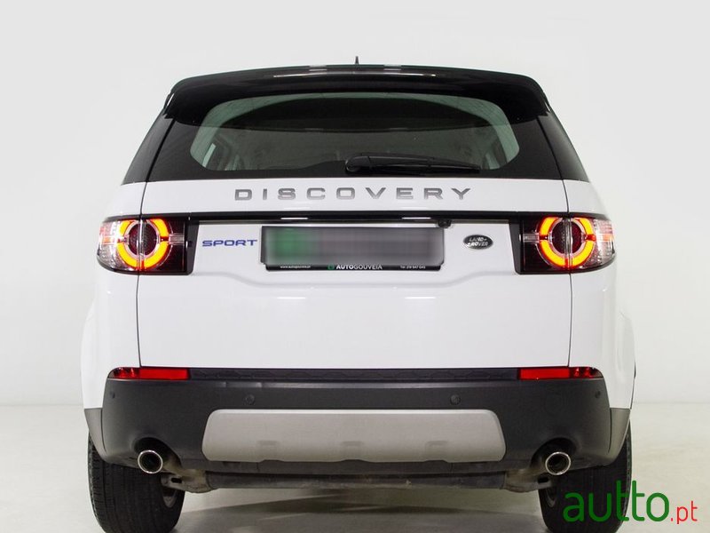 2016' Land Rover Discovery Sport photo #3