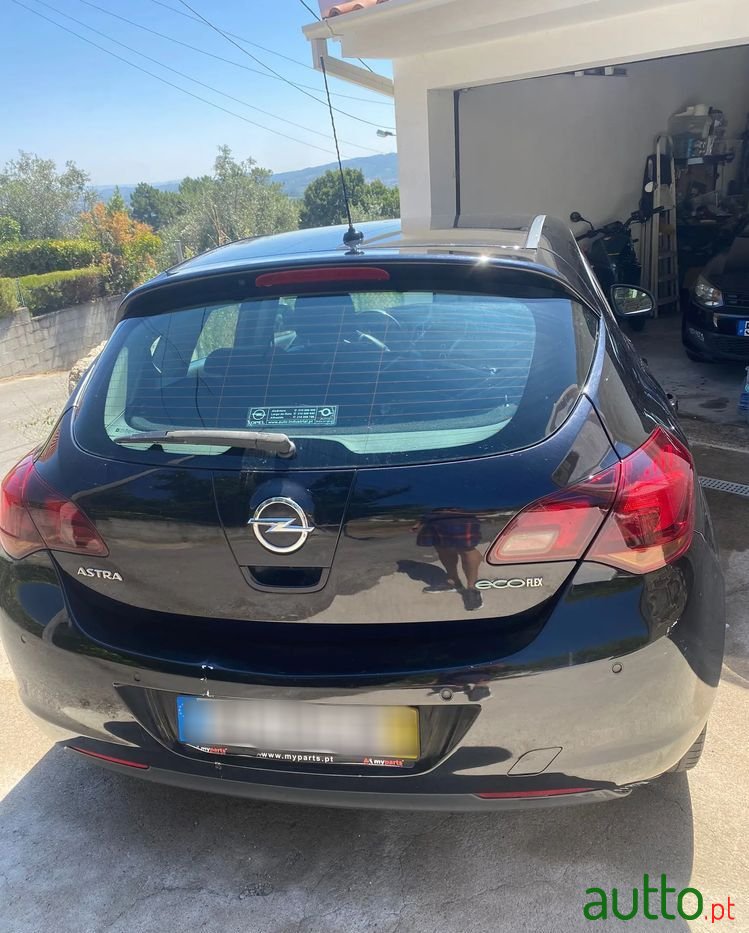 2010' Opel Astra 1.3 Cdti Cosmo photo #4