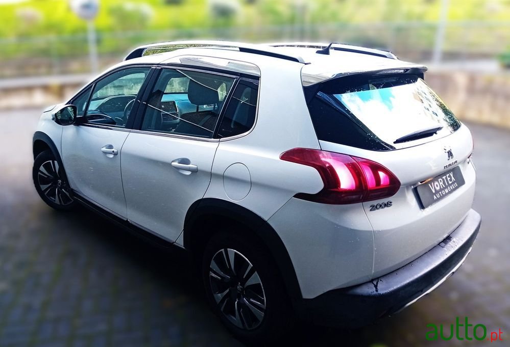 2017' Peugeot 2008 photo #5