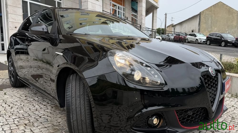 2020' Alfa Romeo Giulietta photo #2