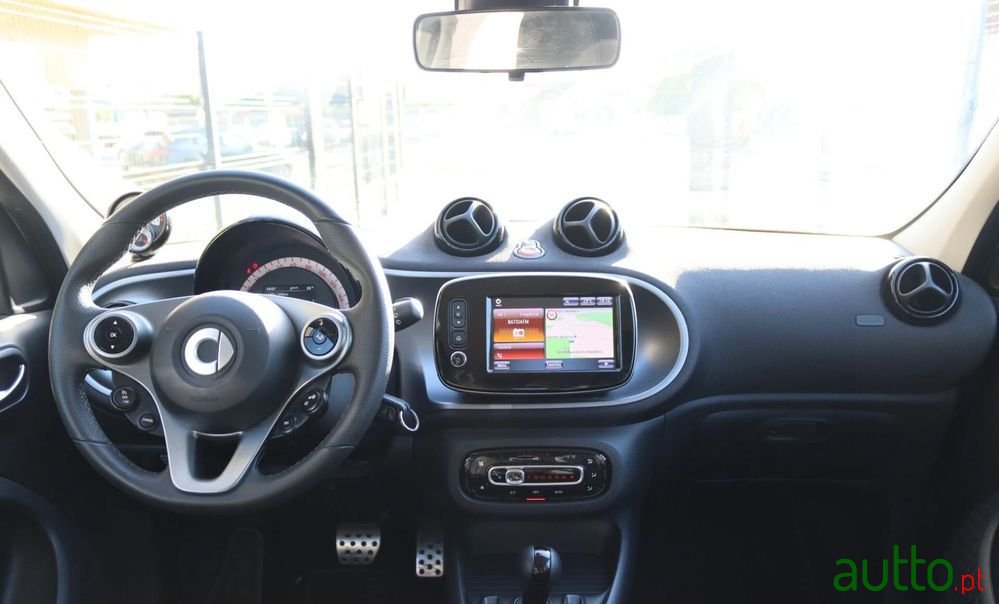 2020' Smart Forfour photo #4