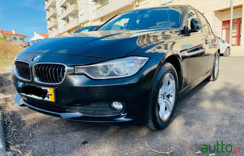 2013' BMW 320 photo #2