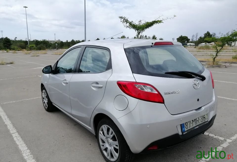 2012' Mazda 2 photo #1