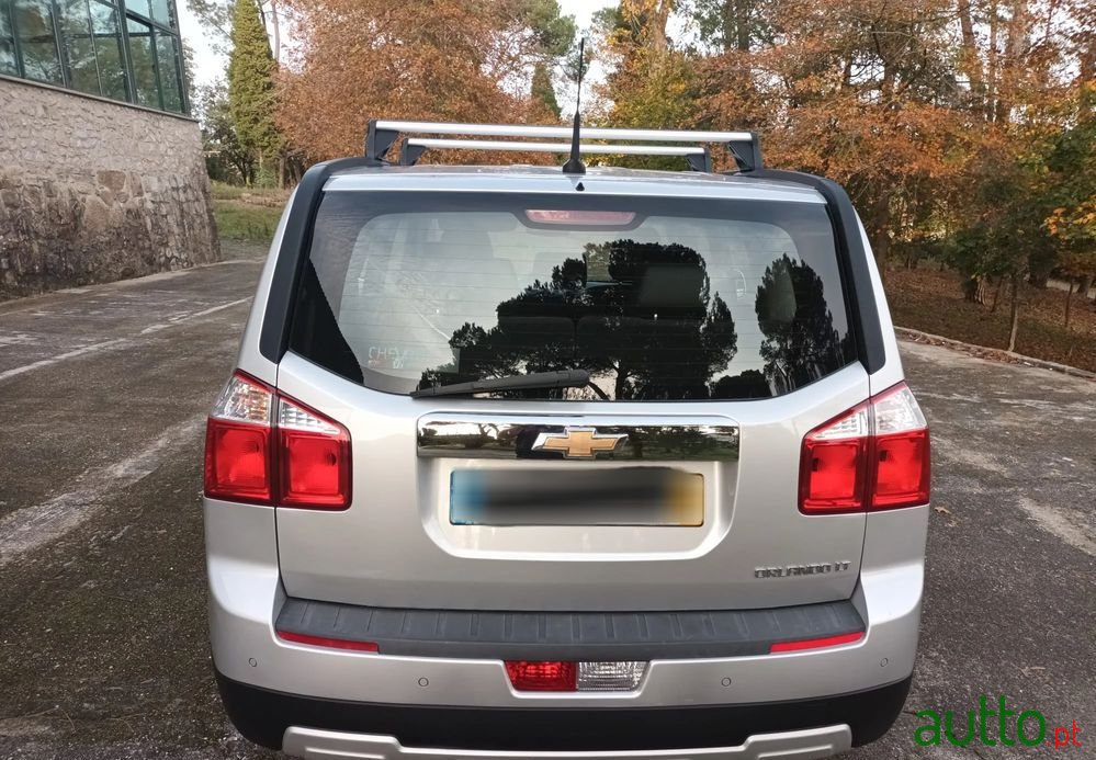 2011' Chevrolet Orlando photo #4