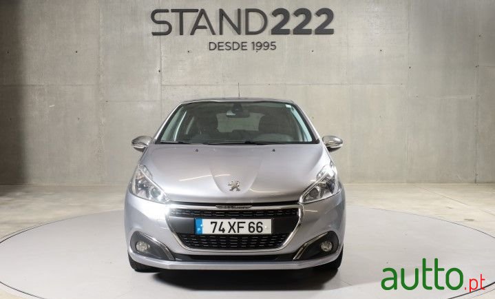2019' Peugeot 208 photo #2