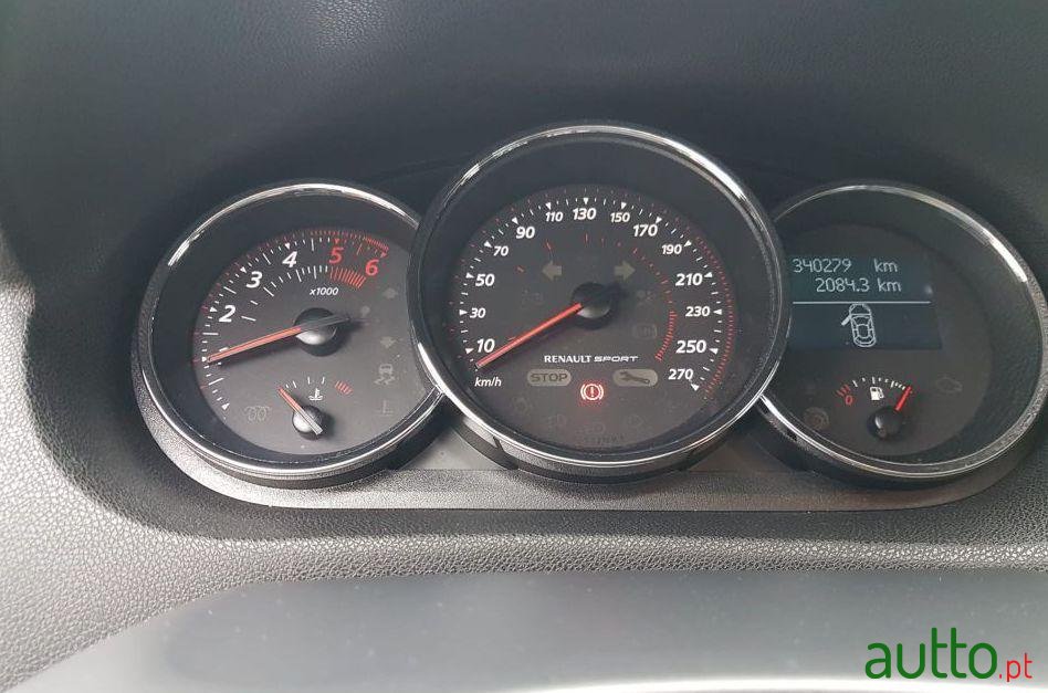 2014' Renault Megane Sport Tourer photo #2