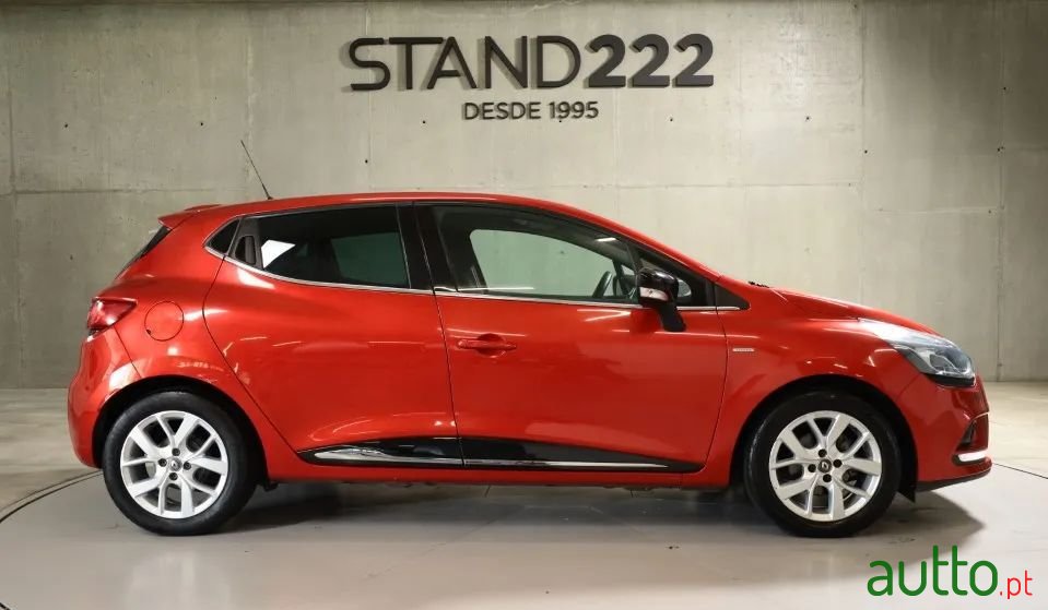 2019' Renault Clio photo #4