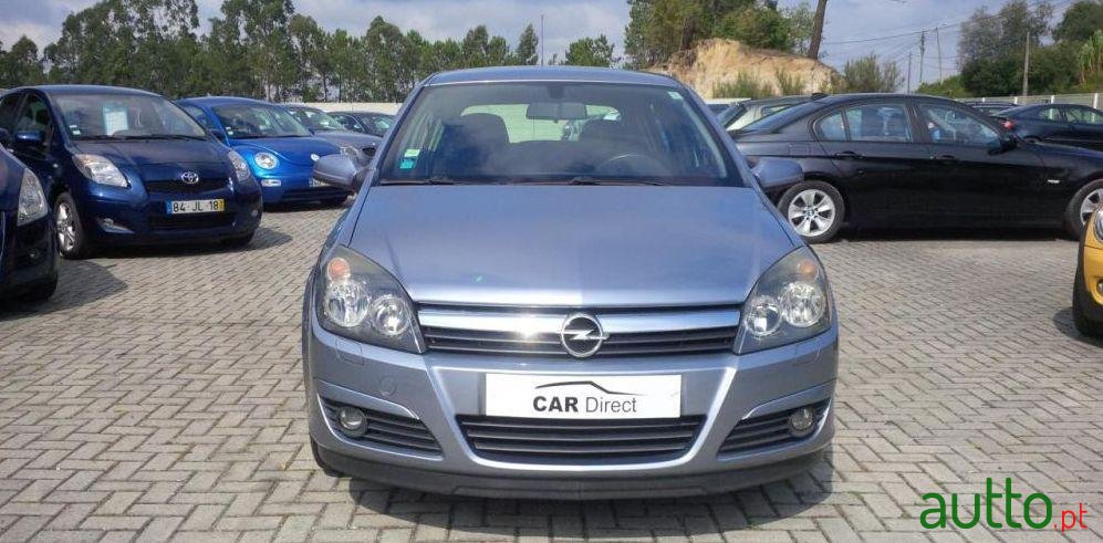 2005' Opel Astra photo #4