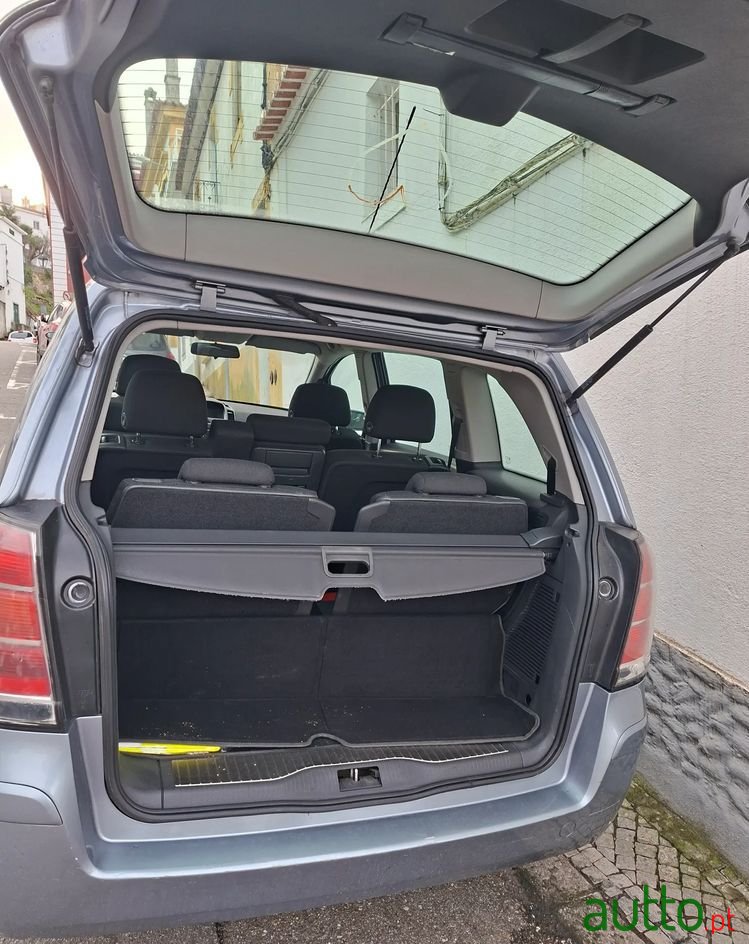 2005' Opel Zafira photo #6