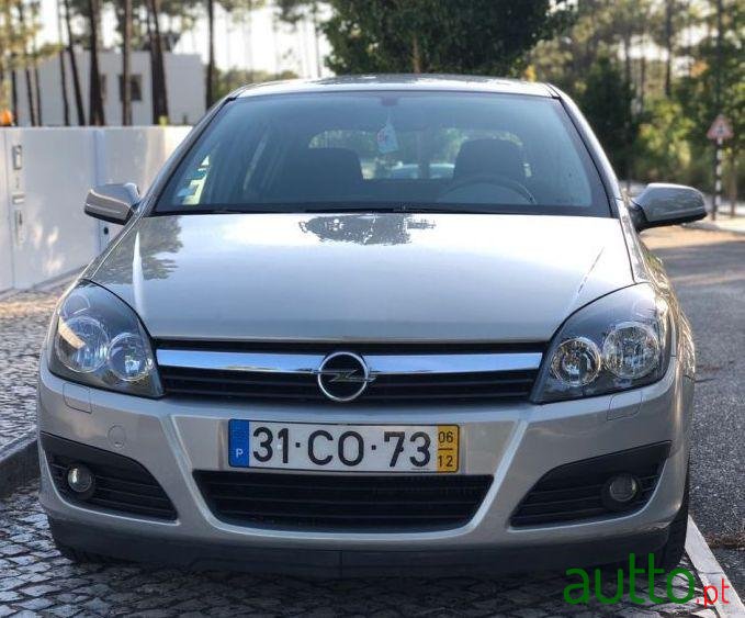 2006' Opel Astra photo #2