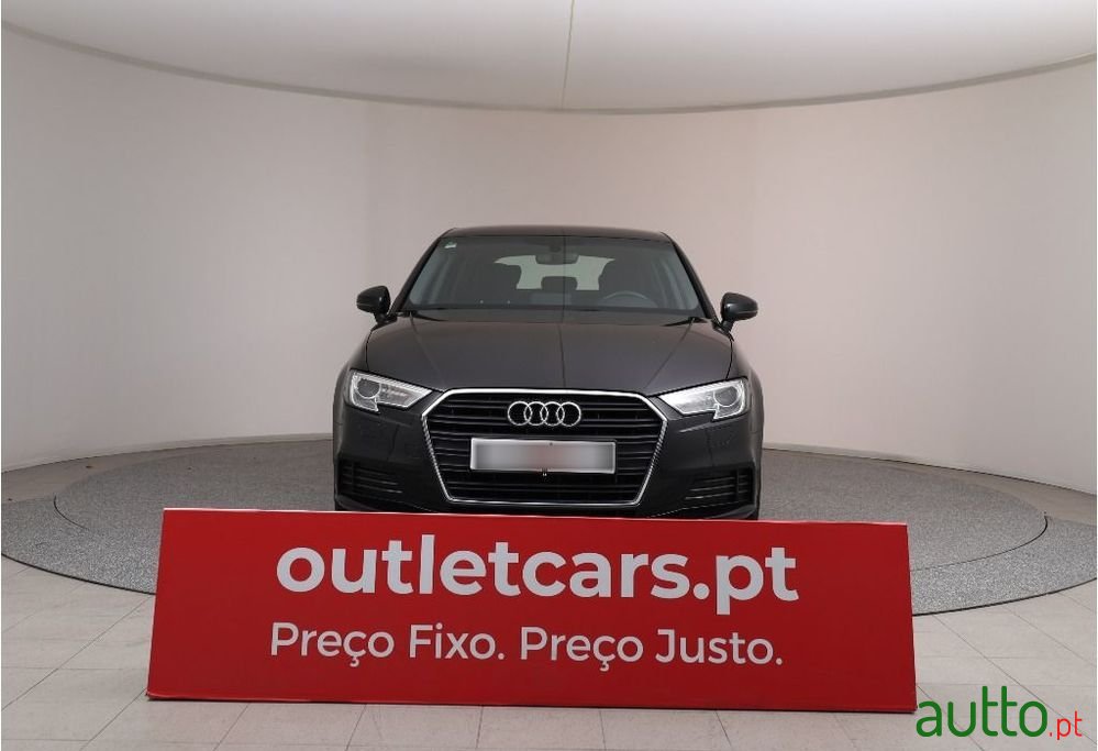 2019' Audi A3 Sportback photo #1