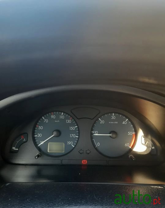 2002' Citroen Saxo photo #2