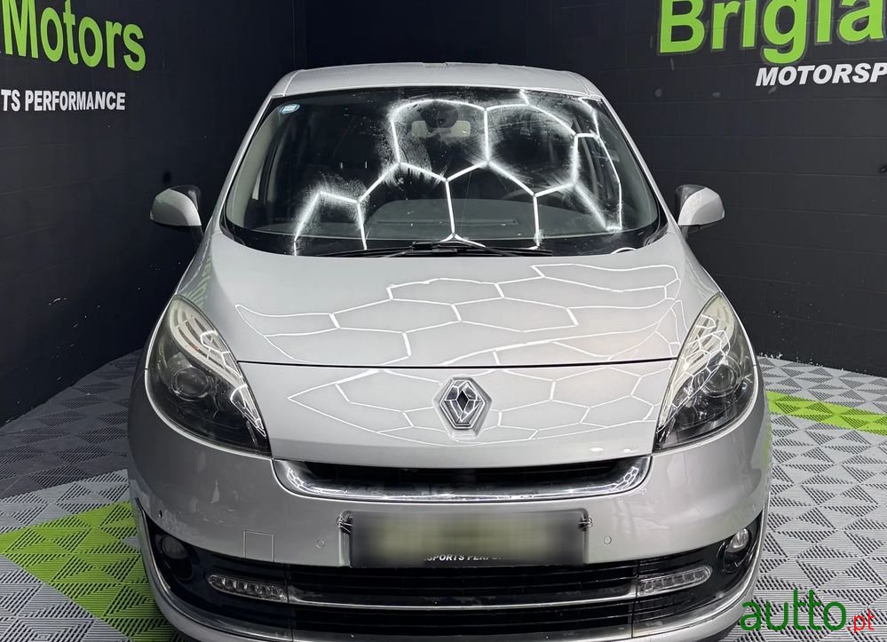 2012' Renault Grand Scenic photo #3