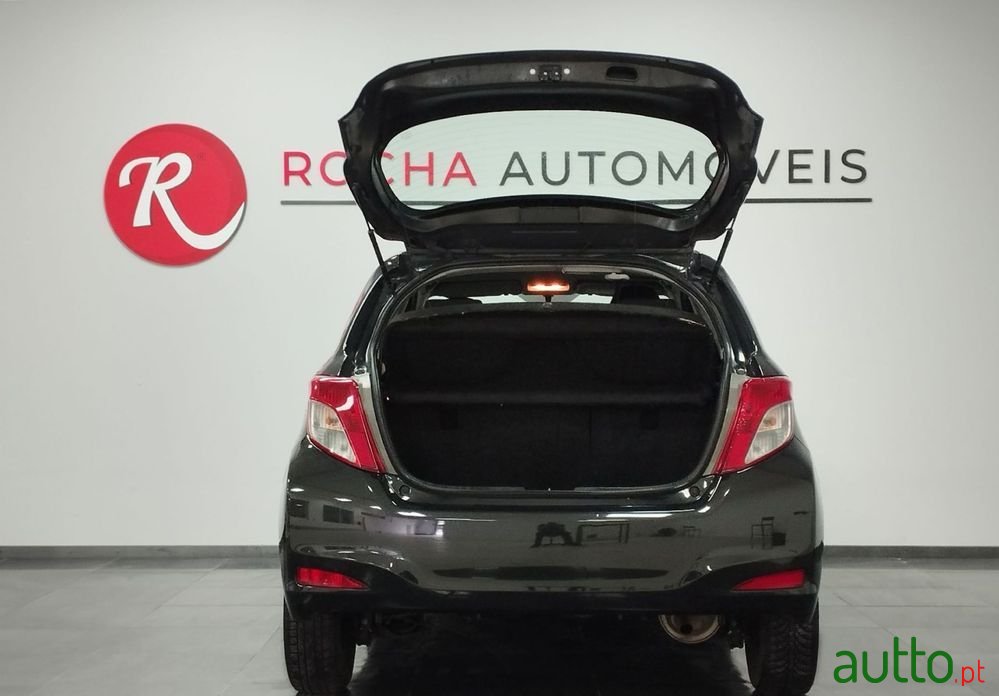 2015' Toyota Yaris Comfort photo #5