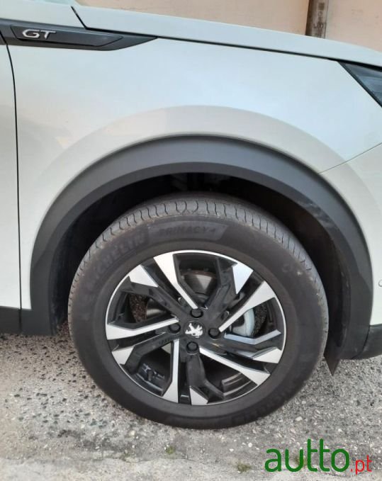 2021' Peugeot 2008 photo #3
