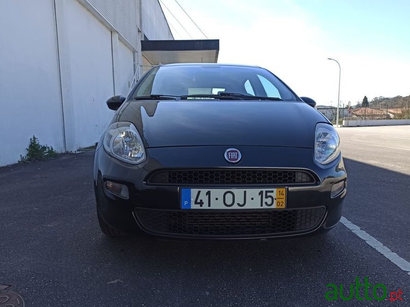 2014' Fiat Punto photo #1