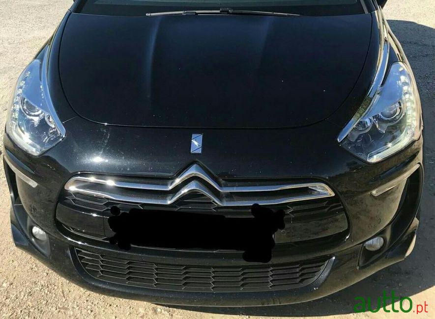2013' Citroen DS5 photo #2