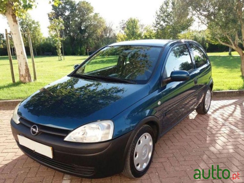 2001' Opel Corsa 1.2 16V Confort photo #1