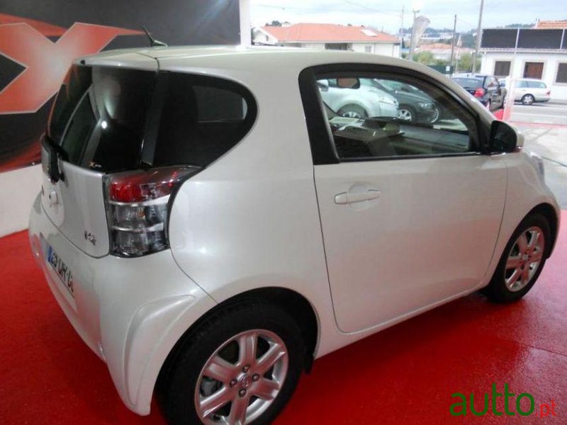 2011' Toyota iQ 1.0 Vvt-I photo #2