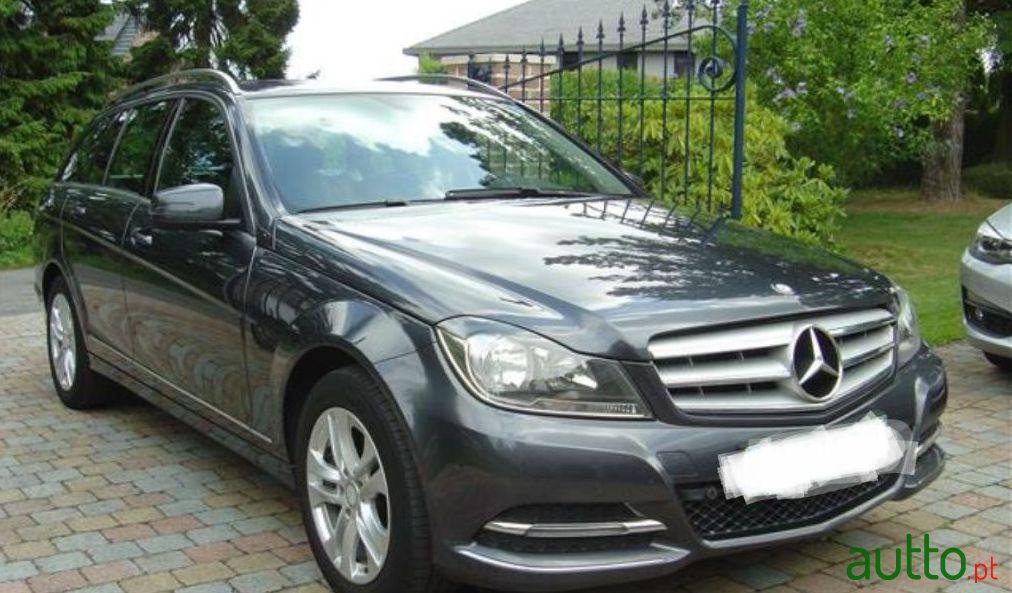 2013' Mercedes-Benz C-220 photo #1