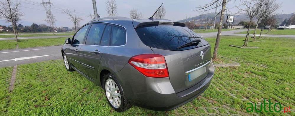 2008' Renault Laguna Break photo #5