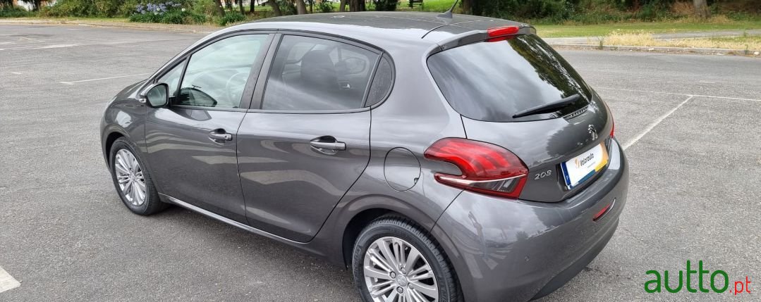 2019' Peugeot 208 photo #5