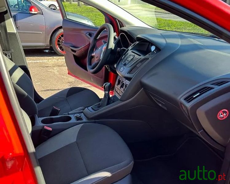 2015' Ford Focus Sw photo #6