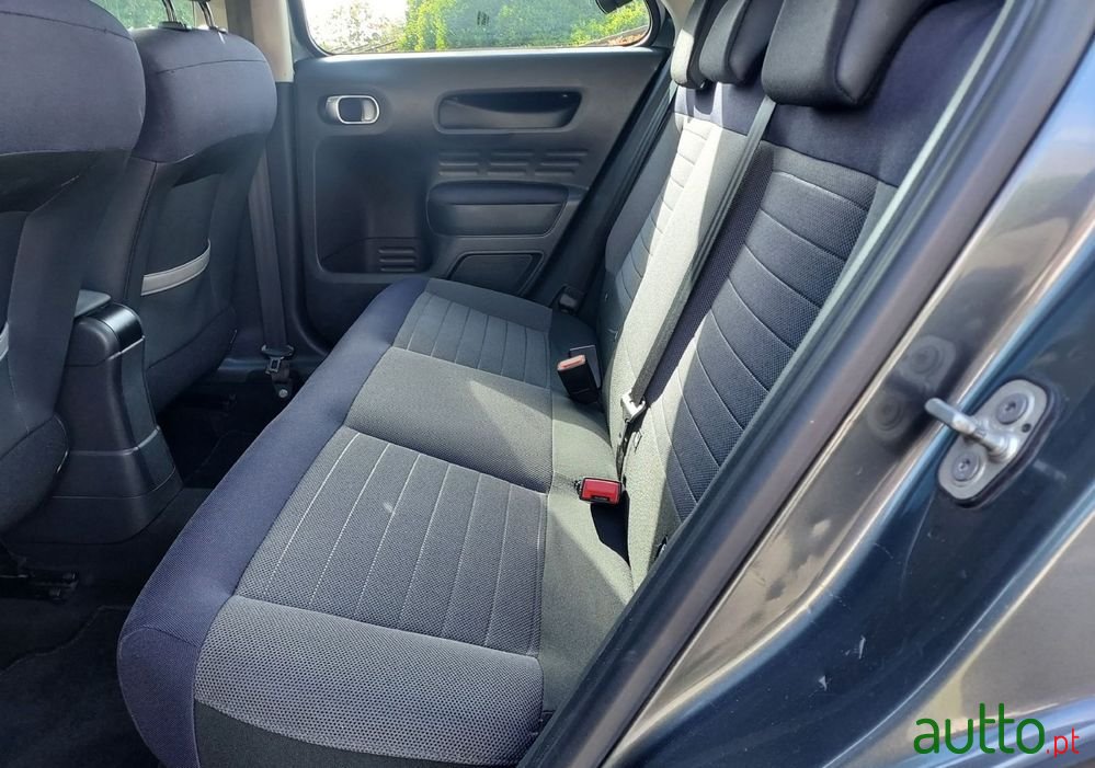 2015' Citroen C4 Cactus photo #5