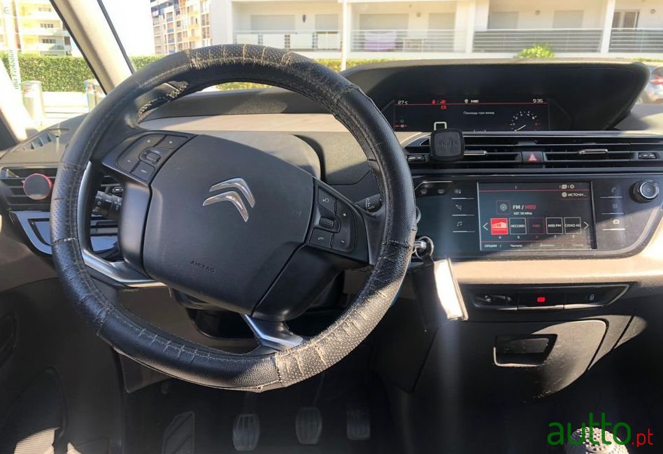 2016' Citroen C4 Grand Picasso photo #4