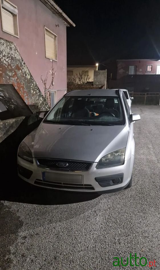 2005' Ford Focus Sw photo #4