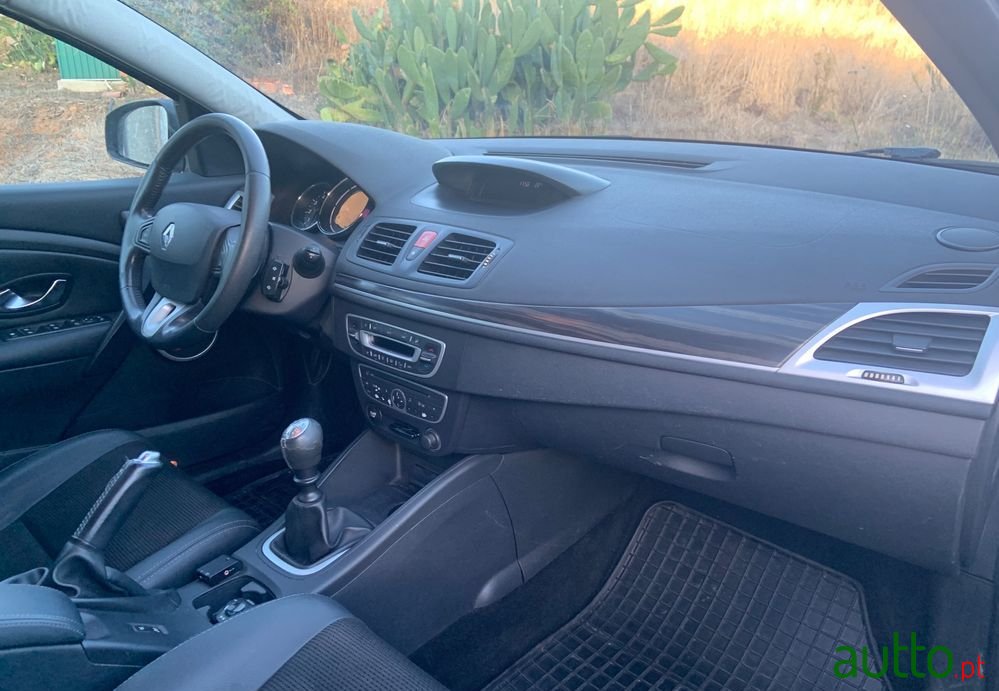 2010' Renault Mégane Sport Tourer photo #6