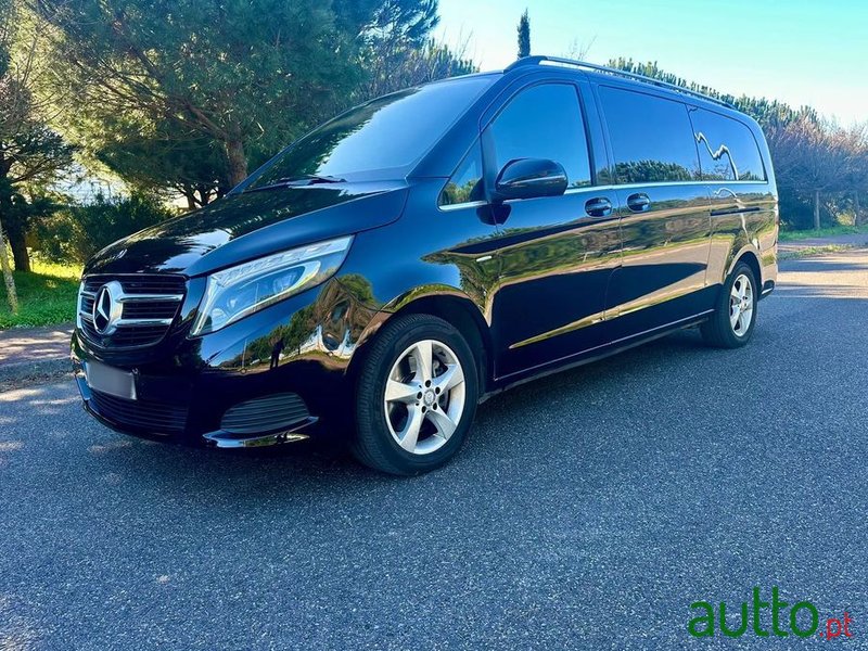 2017' Mercedes-Benz Classe V photo #1