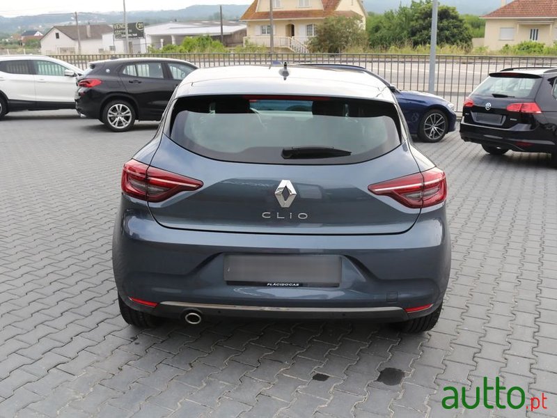 2020' Renault Clio photo #6