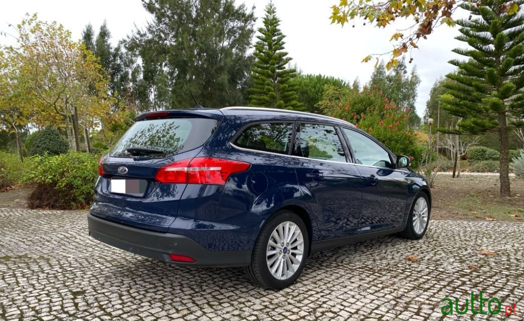 2015' Ford Focus Sw photo #3