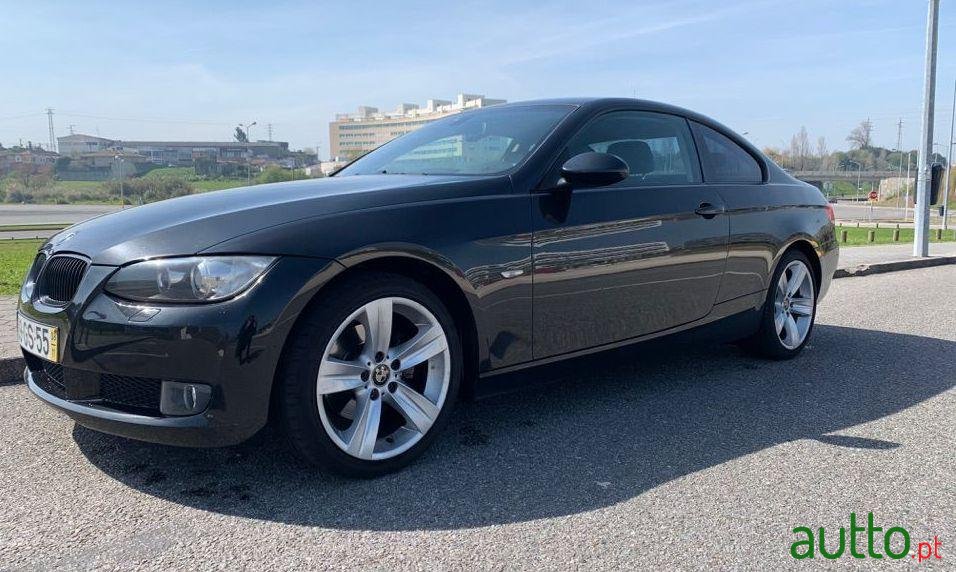 2008' BMW 320 photo #2