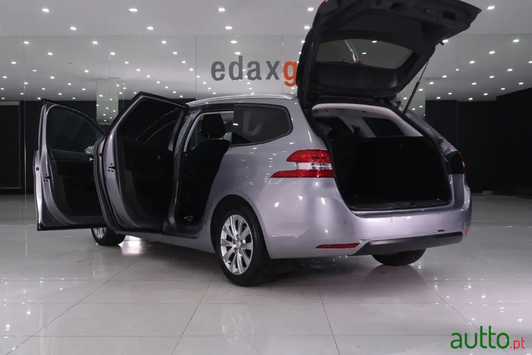 2019' Peugeot 308 Sw photo #5