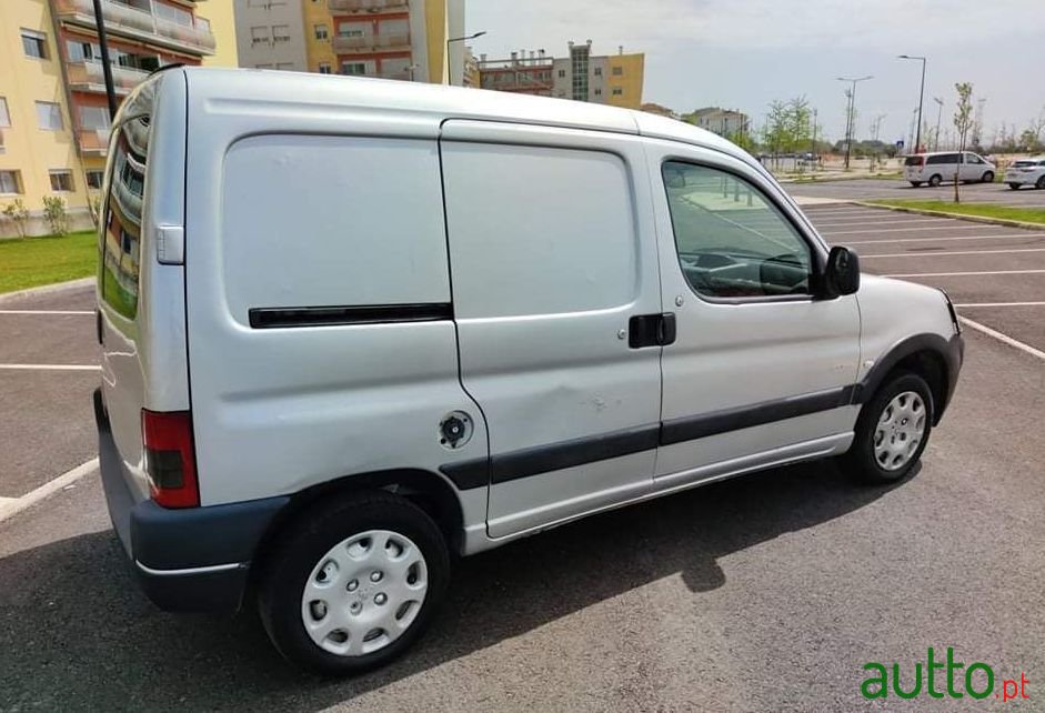 2005' Peugeot Partner photo #2