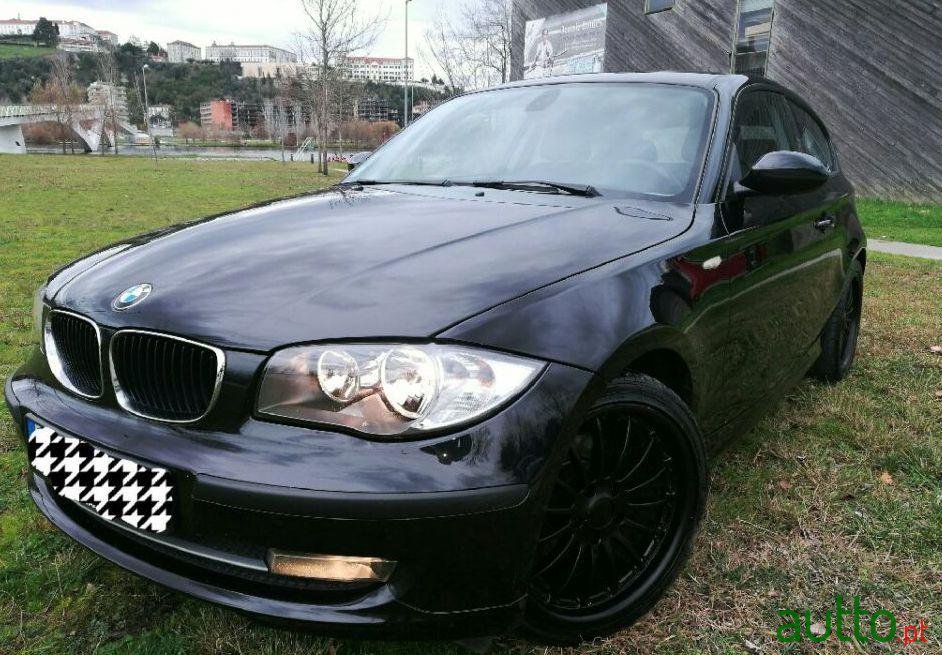 2008' BMW 118 118D  Sport Coupé photo #2