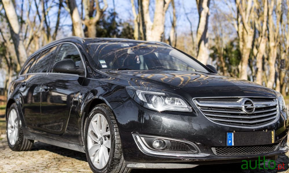 2014' Opel Insignia Sports Tourer photo #2