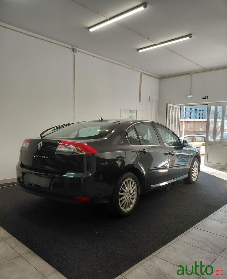 2007' Renault Laguna 2.0 Dci Dynamique photo #2