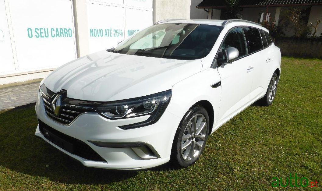 2018' Renault Megane Sport Tourer photo #1