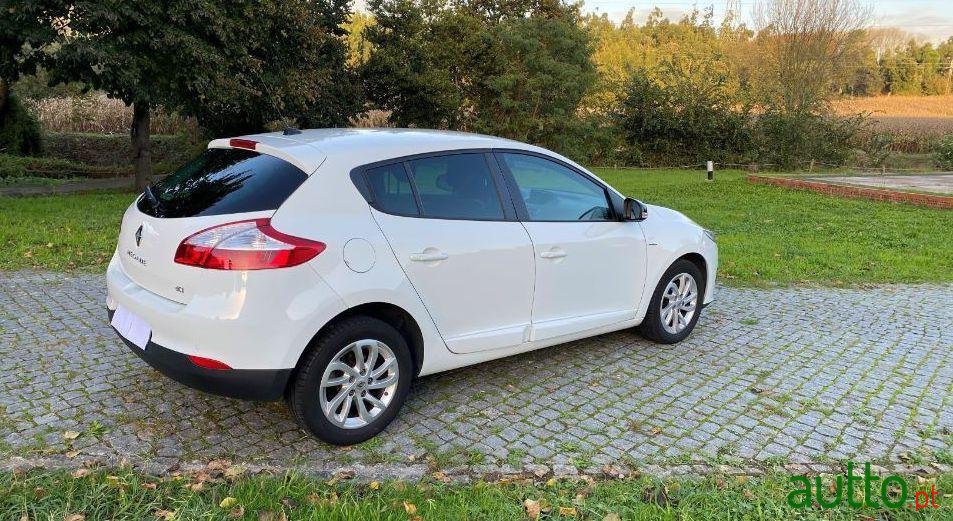 2015' Renault Megane photo #2