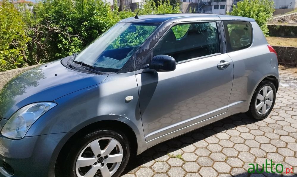 2008' Suzuki Swift 1.3 Ddis Glx photo #2