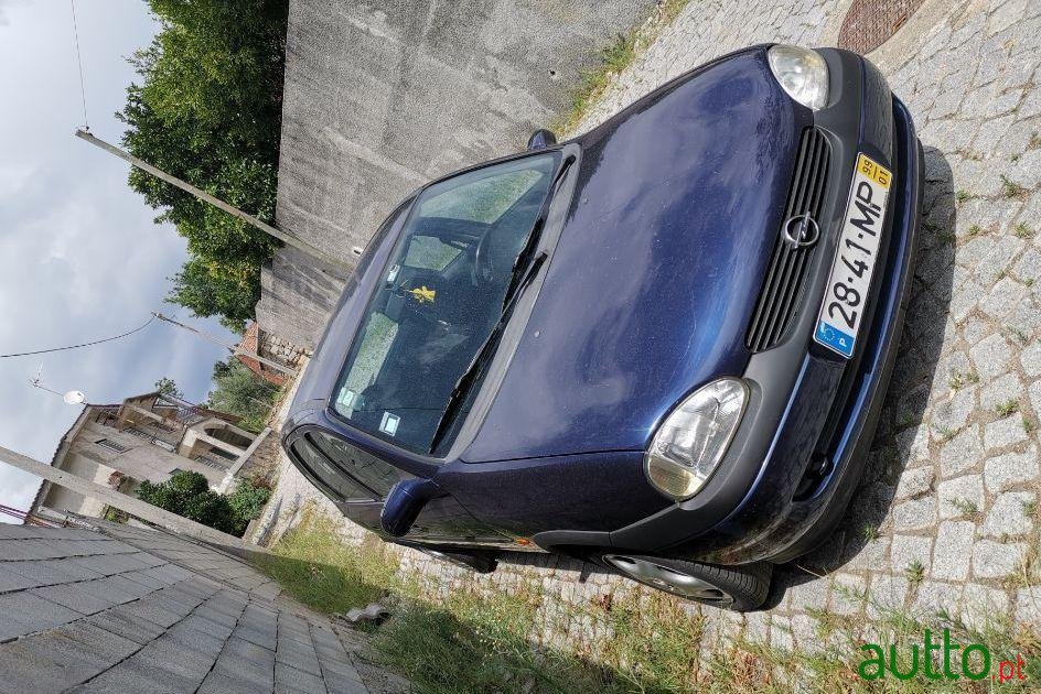 1999' Opel Corsa 1.0 12V photo #1
