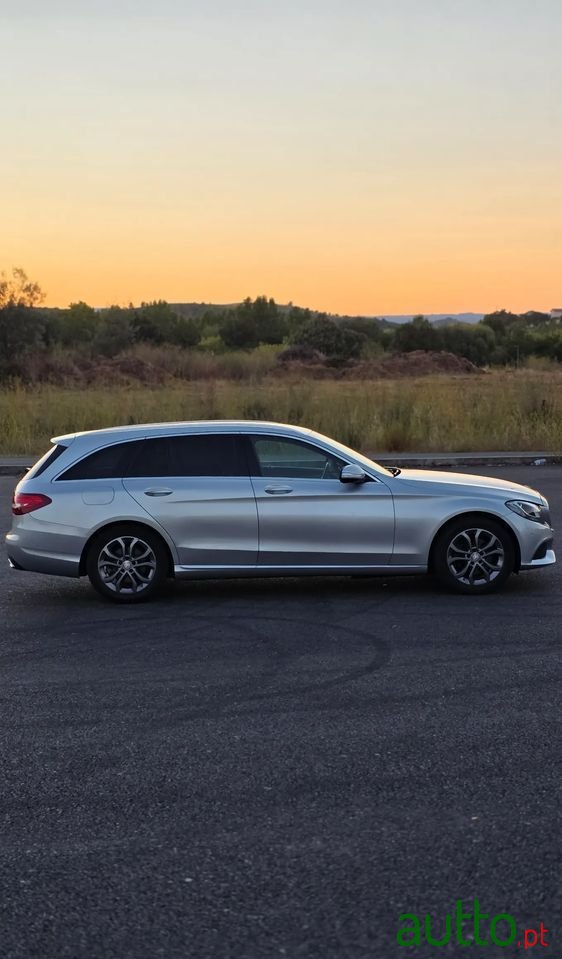 2014' Mercedes-Benz Classe C photo #2