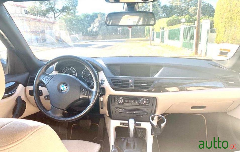 2009' BMW X1 23D photo #5